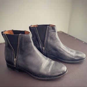 New Frye Chelsea Boots